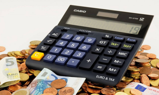 Η εφορία στέλνει «ραβασάκια» σε χιλιάδες φορολογούμενους