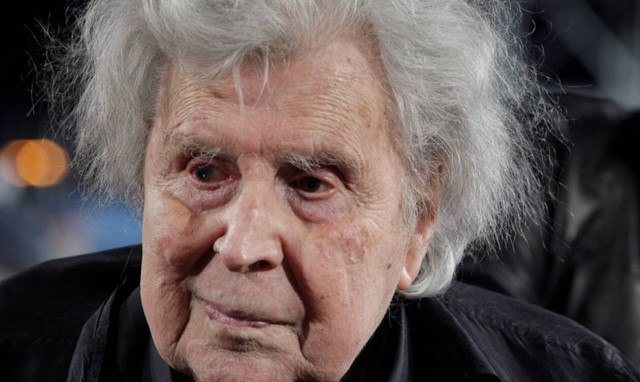 Ώρες αγωνίας για τον Μίκη Θεοδωράκη: Δεν επιβεβαιώνεται χειρουργική επέμβαση