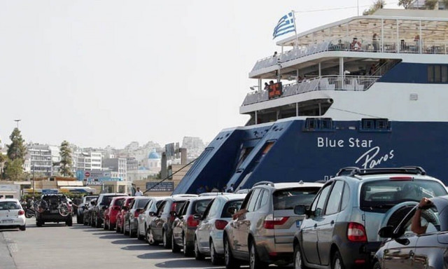 Καθαρά Δευτέρα: Μεγάλη έξοδος για το τριήμερο - Αυξημένη κίνηση σε λιμάνια κι εθνικές οδούς 