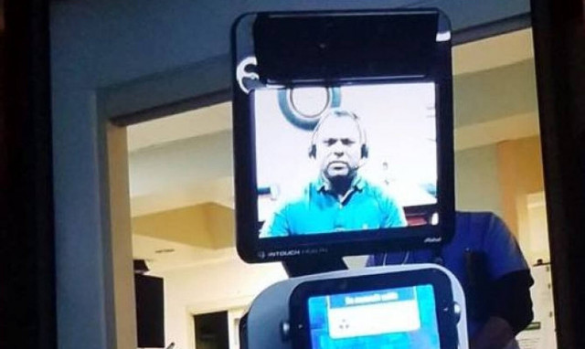 Απίστευτο: Γιατρός ανακοίνωσε σε ασθενή πως θα πεθάνει σε 24 ώρες μέσω... τηλεδιάσκεψης!