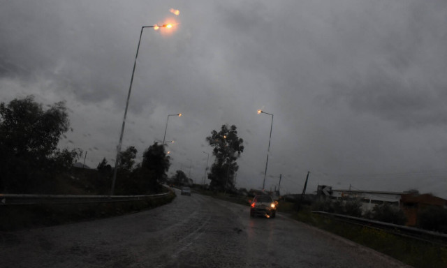 Καιρός: Έντονα φαινόμενα «σαρώνουν» τη χώρα - Προσοχή τις επόμενες ώρες