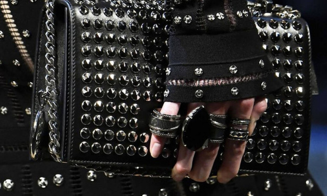 Οι πιο μοντέρνες τσάντες που είδαμε για πρώτη φορά στην εβδομάδα μόδας του Παρισιού