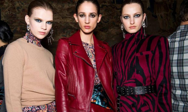 How to: Δες πώς θα πετύχεις τέλειο smokey look με ένα προϊόν μέσα σε 5 λεπτά