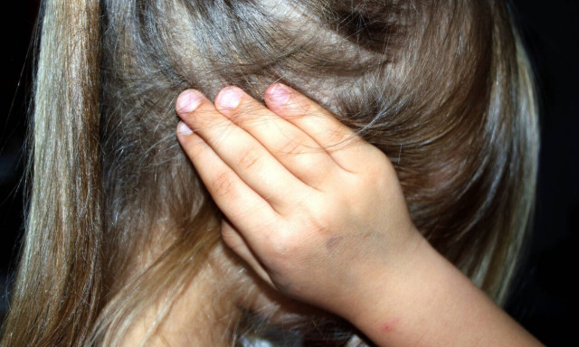 Υπόθεση - σοκ στο Ηράκλειο: Φοβήθηκε ότι θα μείνει έγκυος και κατήγγειλε τον πατέρα της για βιασμό