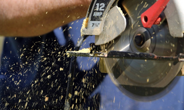 Αδιανόητο! Έκοψε το χέρι της με πριόνι για να εισπράξει ασφάλεια 350.000 ευρώ