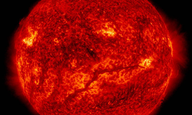 Κίνδυνος: Γιγάντια ηλιακή καταιγίδα μπορεί να ισοπεσώσει τη Γη