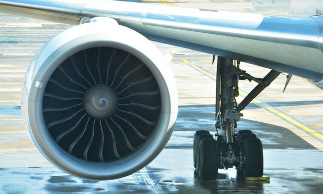 ΣΟΚ: Παραλίγο αεροπορική τραγωδία - Δείτε τι έκαναν λίγο πριν από την απογείωση (pics)