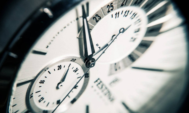 Επιστημονική «βόμβα»: Ρώσοι φυσικοί ανέστρεψαν τη ροή του χρόνου 