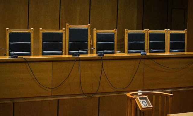 «Κώδικας» κυβερνητικών ιδεοληψιών και μεθοδεύσεων