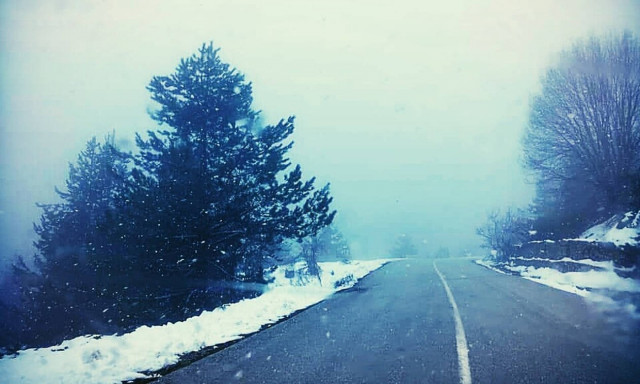 Καιρός: Χιόνια στα ορεινά των Τρικάλων