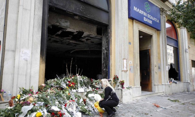 «Ανεπίτρεπτο να έχει ξεχάσει την τραγωδία», ξεσπάει η γυναίκα που σώθηκε από τις φλόγες στη Marfin