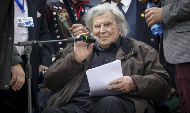 Μίκης Θεοδωράκης: Βγήκε από το νοσοκομείο ο μεγάλος μουσικοσυνθέτης