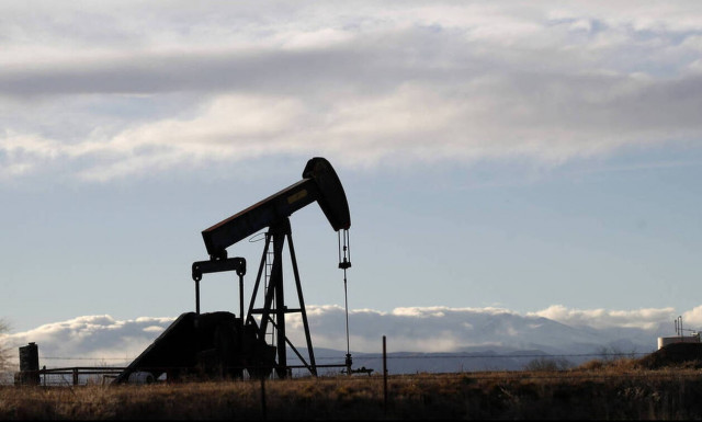 Μικτά πρόσημα στη Wall Street - Πτώση στην τιμή του brent