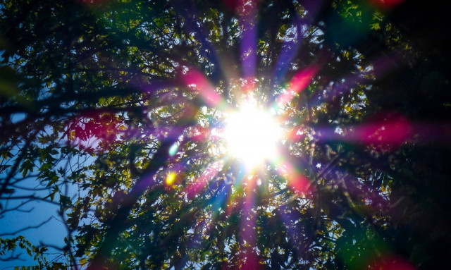 Kαιρός: Έρχεται ζέστη! Πού και πότε ο υδράργυρος θα ξεπεράσει τους 25 βαθμούς (ΧΑΡΤΕΣ)