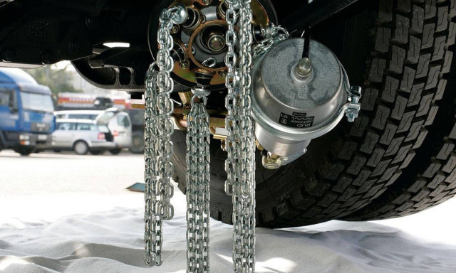 Έξυπνο: Αυτόματες αλυσίδες χιονιού για φορτηγά