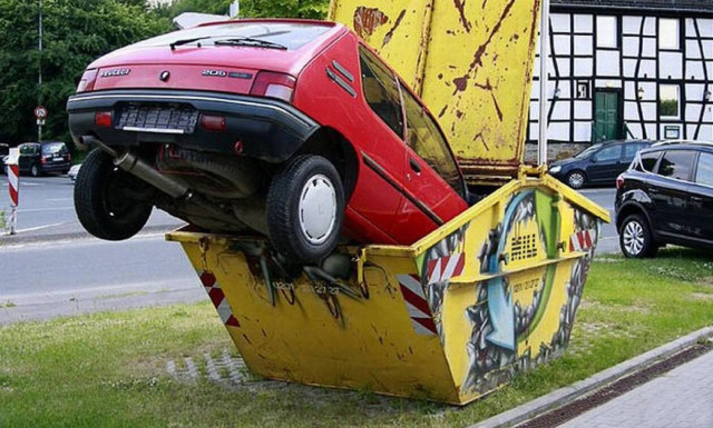 «Έλα να δεις τι έκανες!»: Αυτά είναι τα πιο αστεία παρκαρίσματα που κατέγραψε ποτέ κάμερα (Pics+Vid)