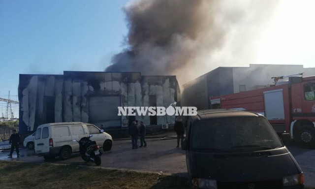Υπό πλήρη έλεγχο η μεγάλη φωτιά στην Παιανία: Η δραματική επιχείρηση των πυροσβεστών (pics+vid)