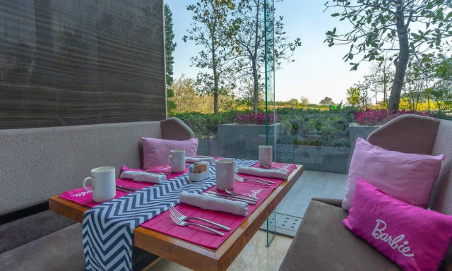 Ζήσε κι εσύ σαν Barbie: Μία σουίτα «βγαλμένη» από τον κόσμο της κούκλας - θρύλου