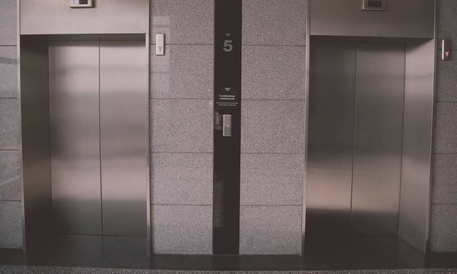 Έπεσε ασανσέρ στο Ιπποκράτειο νοσοκομείο: Τραυματίστηκε γιατρός (vid)