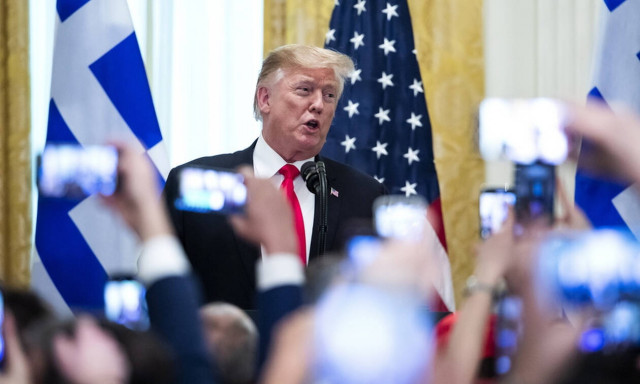 Αποθέωση Τραμπ στην Ελλάδα: «Όλοι θέλουν να γίνουν Έλληνες» (vid)