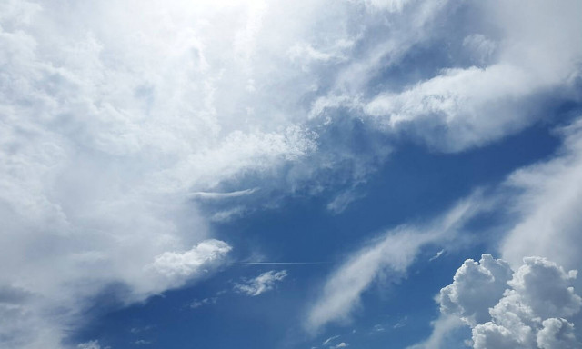 «Πάγωσαν» όταν κοίταξαν στον ουρανό - Δείτε τι συνέβη (pics)