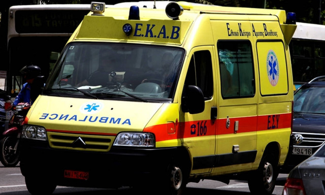 Σύγκρουση λεωφορείων στους Θρακομακεδόνες - Ένας τραυματίας 