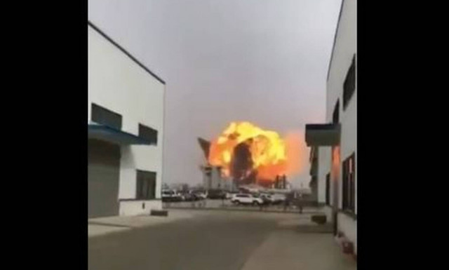 Κίνα: Ισχυρή έκρηξη σε χημικό εργοστάσιο - Αρκετοί τραυματίες (vid)