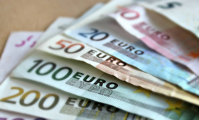 Greek taxpayers paid 8.328 billion euros in taxes in 2018