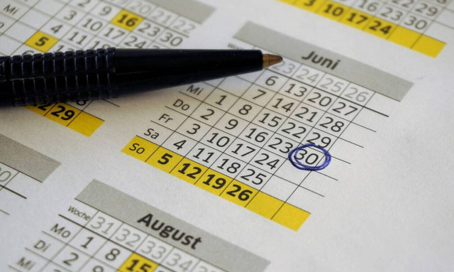 Αργίες 2019: Αυτά είναι τα επόμενα τριήμερα - Πότε «πέφτουν» Πάσχα και Αγίου Πνεύματος 