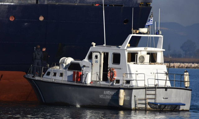 Θρίλερ στο Ιόνιο: Ακυβέρνητο πλοίο κοντά στη Ζάκυνθο