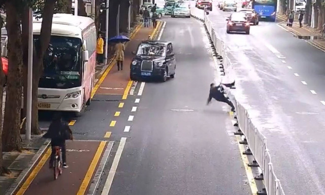 Ο Κινέζος, η διάβαση και η αστεία κατάληξη