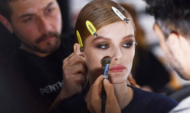 Βρήκαμε τα πιο οικονομικά make up που προσφέρουν φανταστική κάλυψη