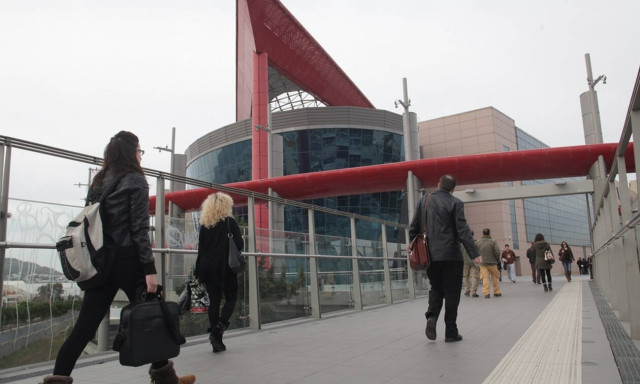 Τραγωδία στο «The Mall»: Όλα έγιναν σε δευτερόλεπτα – Πώς η γυναίκα βρέθηκε στο κενό