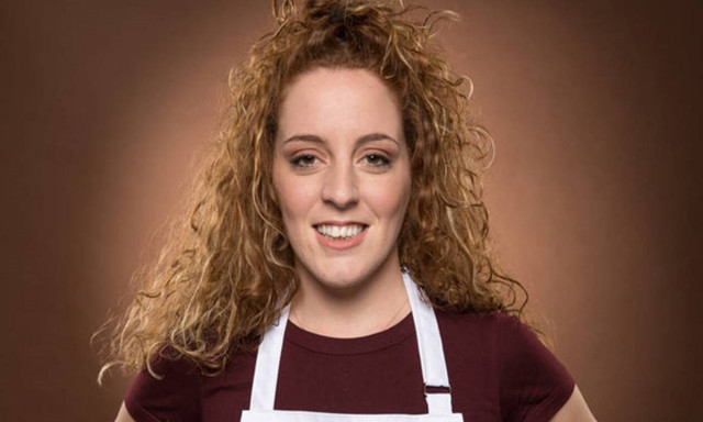 MasterChef: Βρισιές και «χώσιμο» στην Σπυριδούλα - «Δεν είναι γλυφτρόνι, είναι χλαπάτσα» (pics)