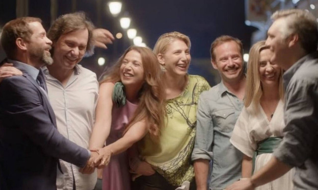 Λόγω Τιμής: Ξεκίνησαν τα γυρίσματα – Πότε κάνει πρεμιέρα η θρυλική σειρά (pics)