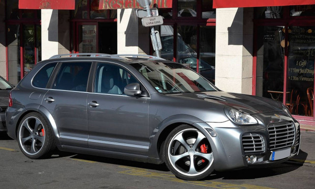 Δημοπρασία ΔΔΔΥ: Έτσι θα αγοράσετε μια BMW M4 και μια Porsche Cayenne Magnum (πίνακες)