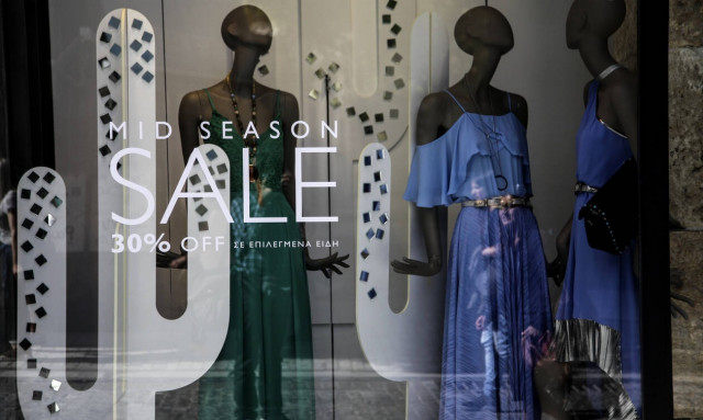 Ενδιάμεσες ανοιξιάτικες εκπτώσεις: Πότε θα αρχίσουν - Ποιες Κυριακές θ' ανοίξουν τα καταστήματα