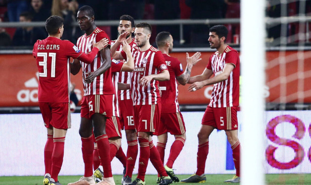 Ολυμπιακός-Ατρόμητος 2-1: Συνεχίζει να κυνηγάει τον ΠΑΟΚ