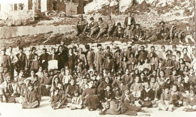 Τους έκαψαν μέσα στην εκκλησιά!