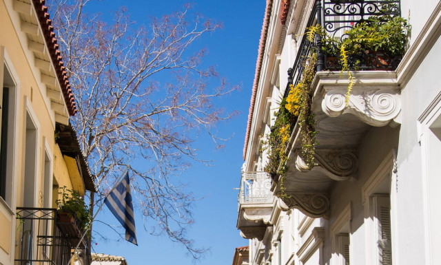 Καιρός τώρα: Με λιακάδα και μποφόρ η Πρωταπριλιά - Πού και πότε θα βρέξει