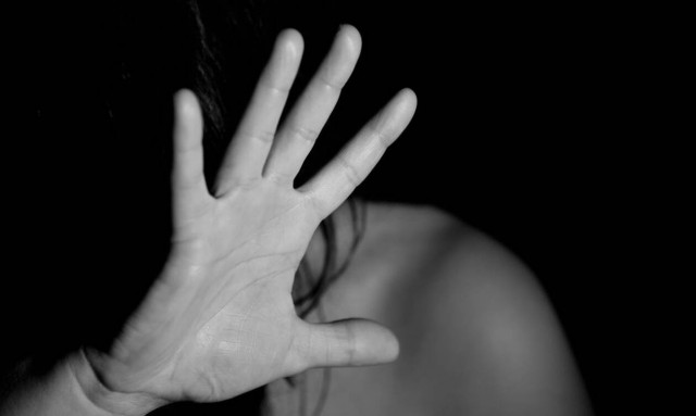 Κως: Άγρια επίθεση σε έγκυο που κυοφορούσε δίδυμα – Γέννησε νεκρό το ένα