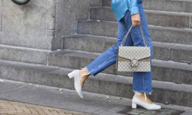 Grandma heels: 5 τρόποι να φορέσεις τα παπούτσια...της γιαγιάς και να εντυπωσιάσεις