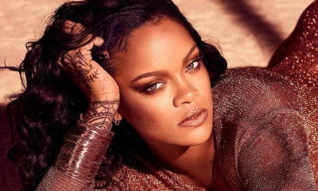 Η Rihanna σχεδίασε το απόλυτο bronzer - Της πήρε 2 χρόνια για να το φτιάξει