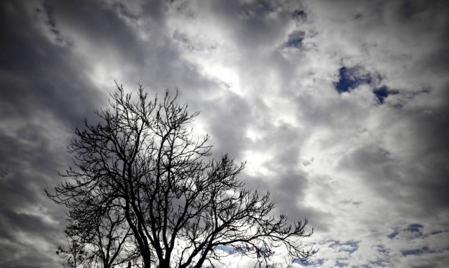 Αλλάζει ο καιρός! Πλησιάζει κακοκαιρία με ισχυρές καταιγίδες – Πού θα «χτυπήσει»