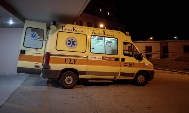 Σοκ στη Βουλιαγμένη: 15χρονος έπεσε από τον 3ο όροφο 