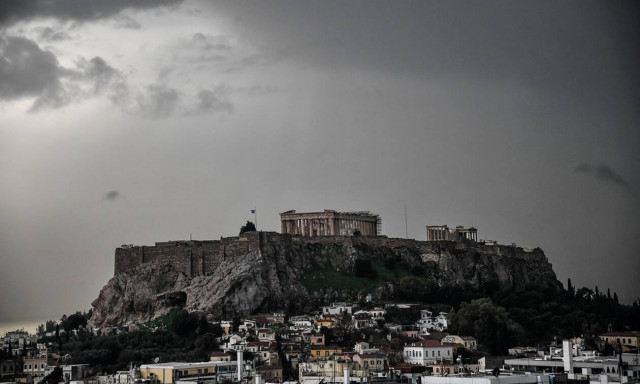 Καιρός - Προειδοποίηση Καλλιάνου: Έρχεται βαρομετρικό χαμηλό με καταιγίδες και σκόνη