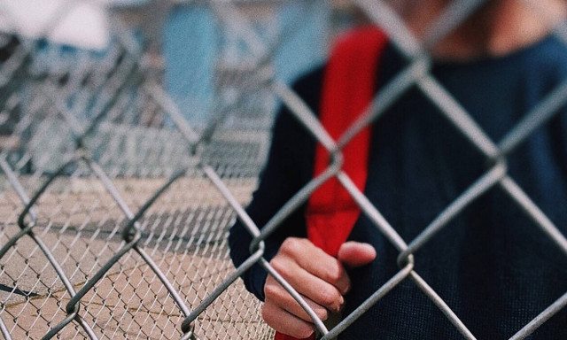 Στα κάγκελα μαθητές και γονείς για το «κουδούνι στις εννιά» 