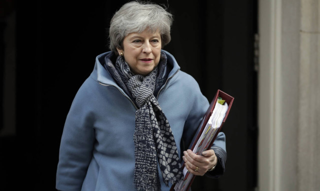 Brexit: May to meet Corbyn to tackle deadlock