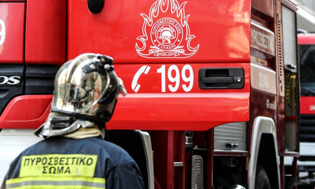 Σοβαρό τροχαίο στη Θεσσαλονίκη: Εγκλωβίστηκαν επιβάτες