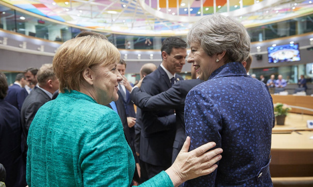 Συνάντηση Μέρκελ - Μέι την Τρίτη (09/4) στο Βερολίνο